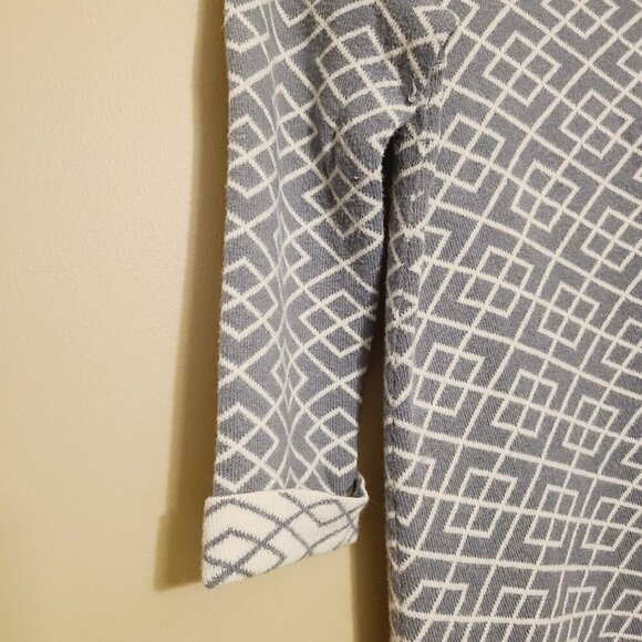 Anthropologie | Moth Gray & White Abstract Print Turtleneck Sweater (Size Small) - Picture 9 of 15